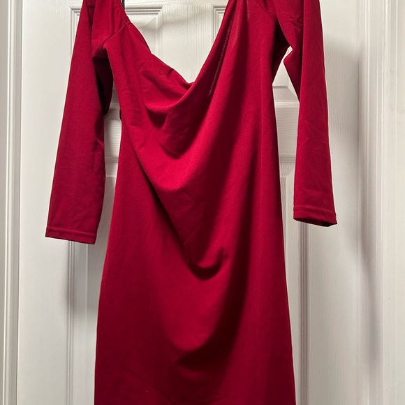 Red short off the shoulder going out dress size large - Picture 2 of 2